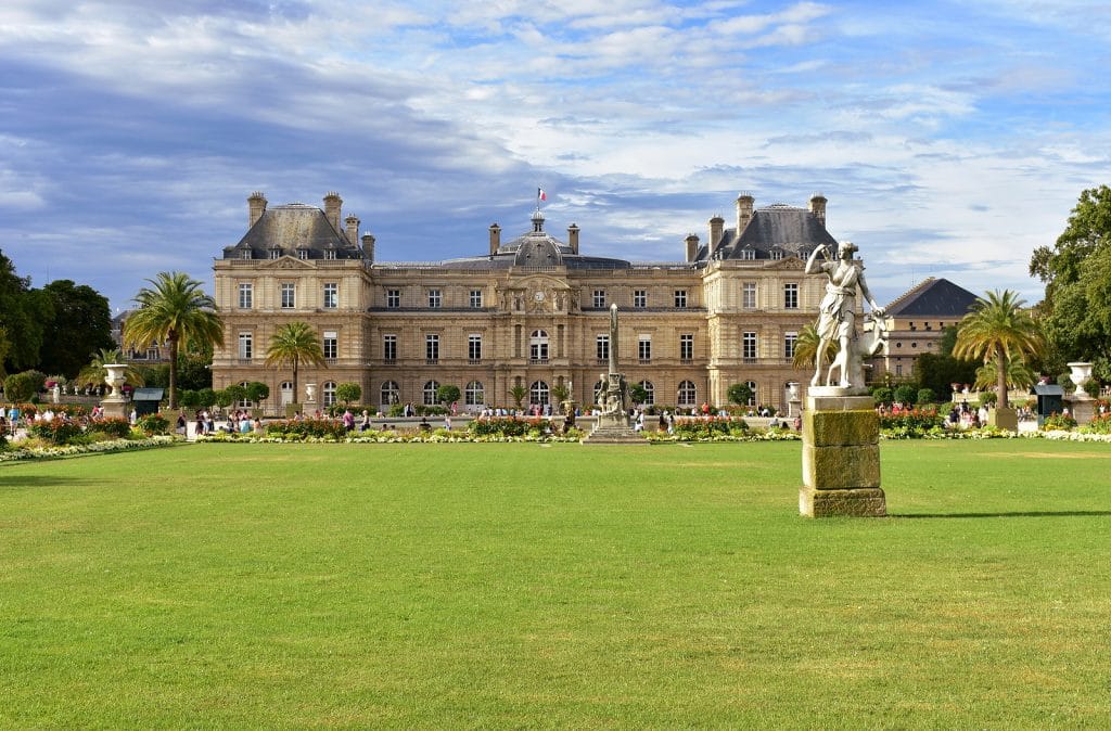 Luxembourg Palace, grass and statues