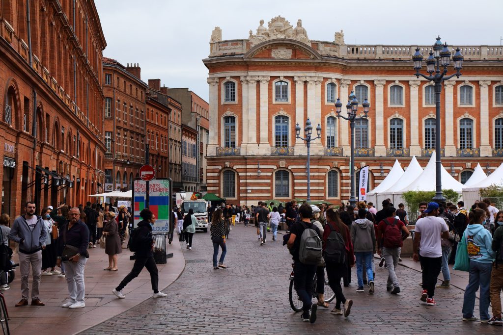 Toulouse, France People Visit Downtown Tou