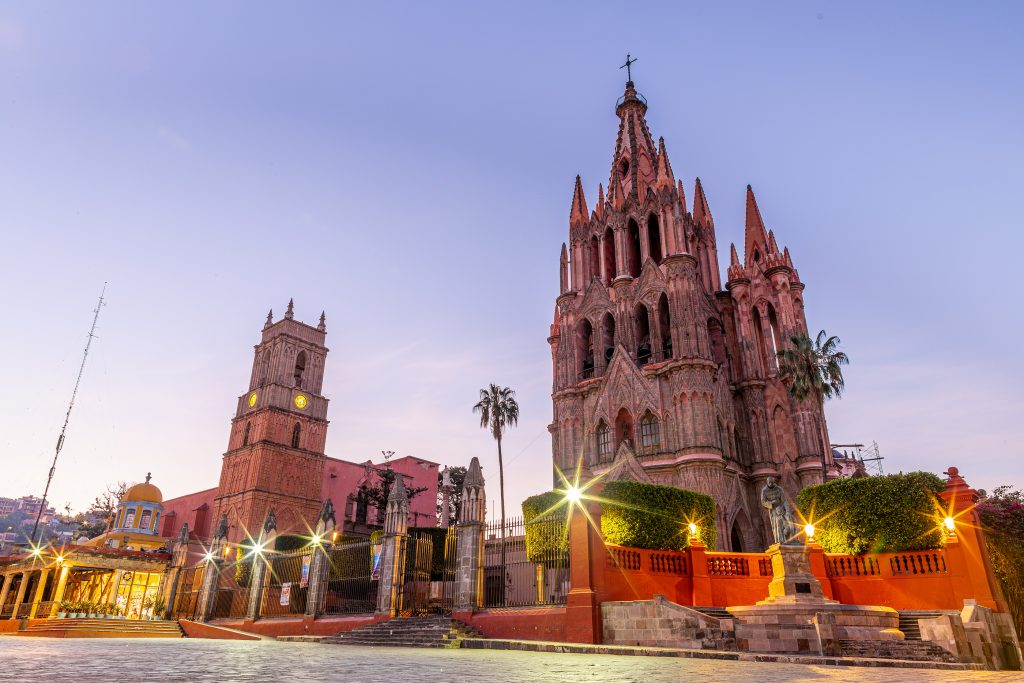 The Parroquia De San Miguel De Arcangel And La Santa Escuela De
