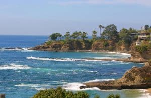 Cliffs with houses looking North in Laguna Beach California.