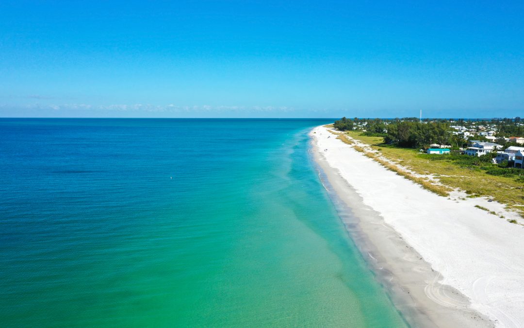 Best Beaches for Digital Nomads in Florida