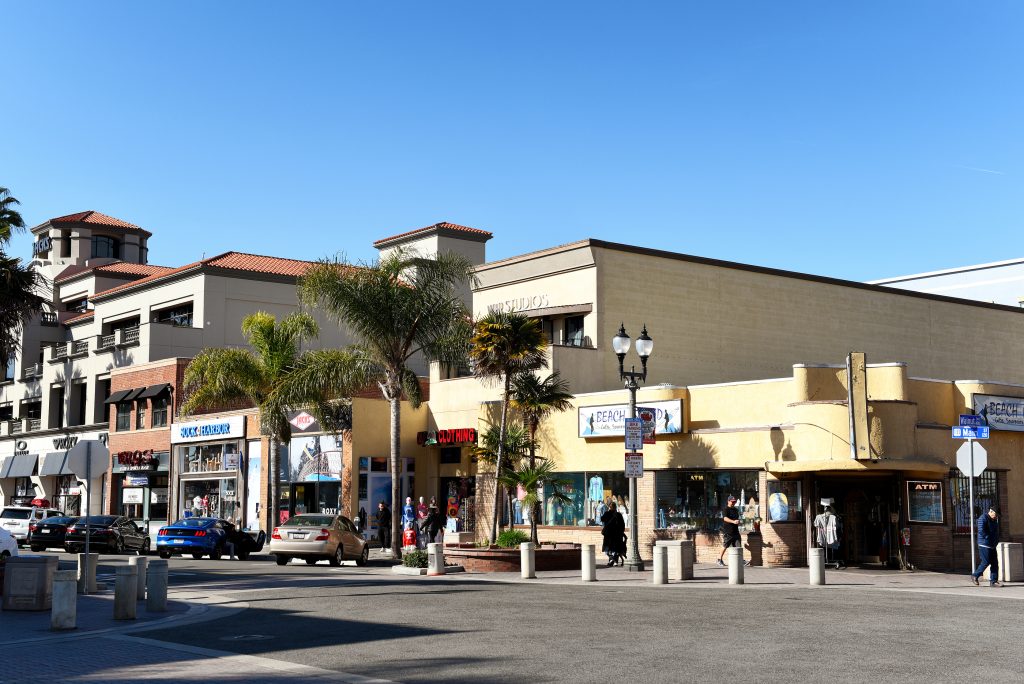 HUNTINGTON BEACH, CALIFORNIA - 22 JAN 2020: Shops and Restaurants on Main Street in the popular beach town.